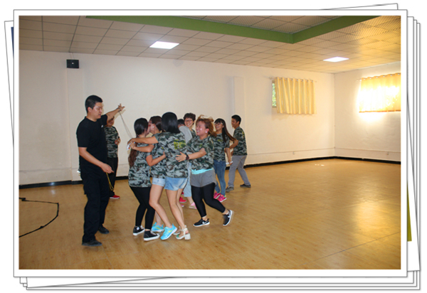 獲勝團(tuán)隊(duì)歡呼