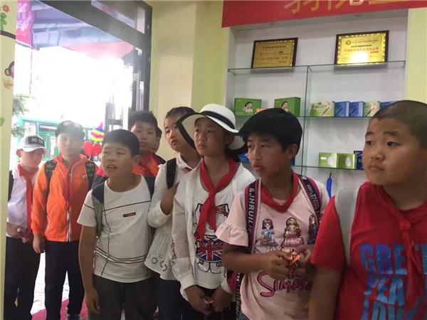 易視界密山店開(kāi)業(yè)當(dāng)天十分火爆