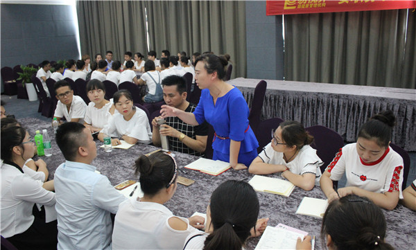 易視界各個戰(zhàn)區(qū)會議進行中