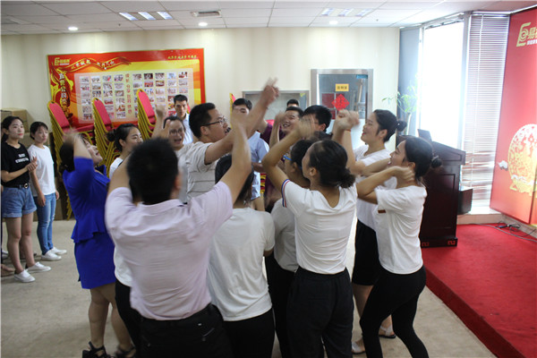 伙伴們激情的團(tuán)隊風(fēng)采展示