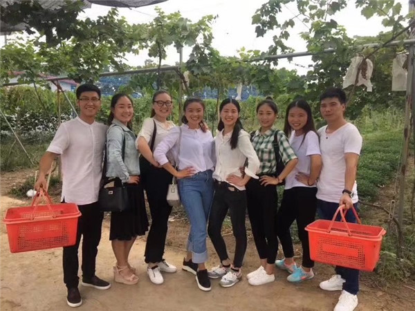 易視界精英們開(kāi)心合影