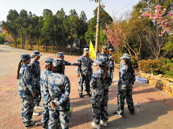 游戲環(huán)節(jié)中，大家齊心協(xié)作，群策群力