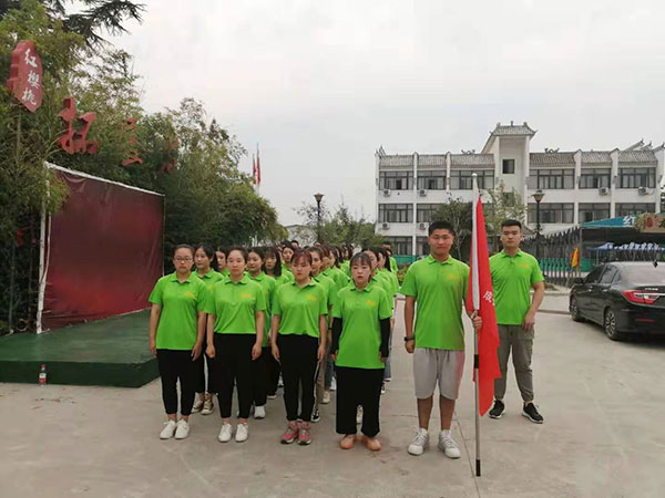 訓(xùn)練營(yíng)學(xué)員集合早操